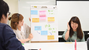 Bチームの議事録発表の様子_02